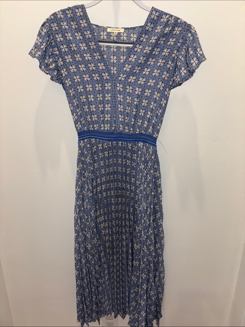 Max Studio Blue Patterned Midi Dress with V-Neck